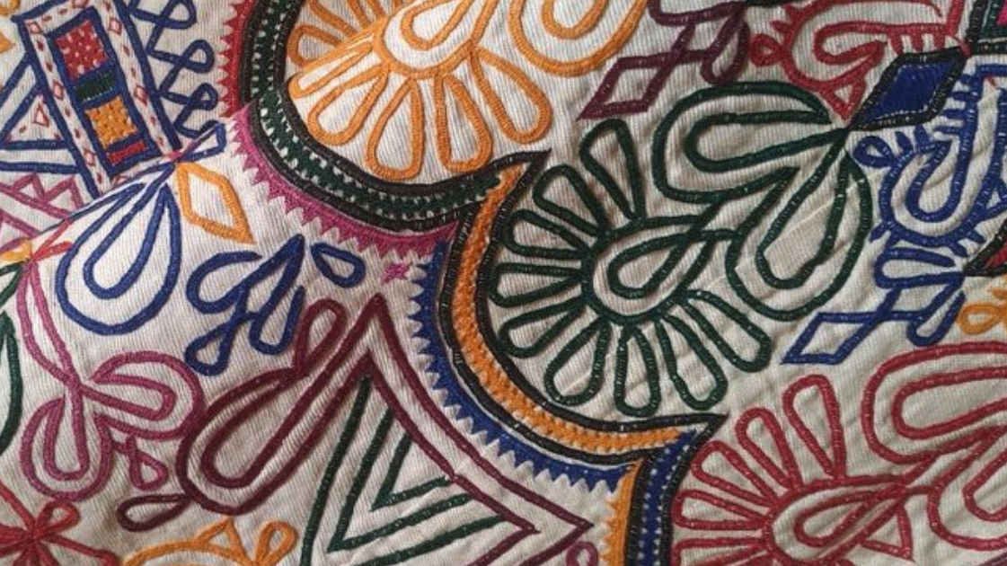 Kutchi Embroidery: A Complete Guide to Traditional Stitches, Techniques & Modern Fashion